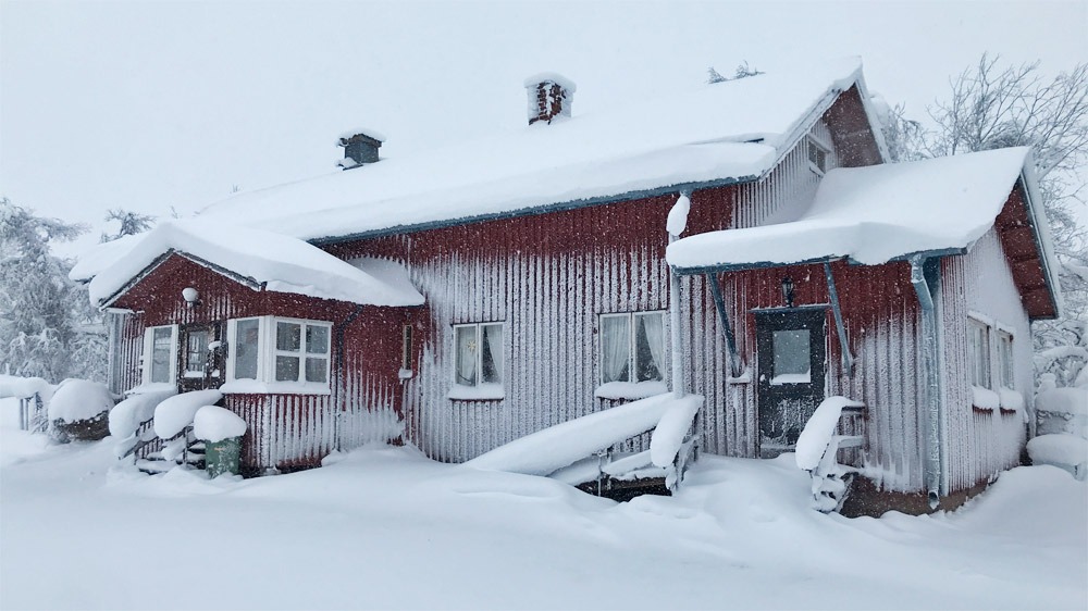 Skolan i Högvålen (Sveriges högst belägna by) fick medel ur den jämtländska skogsfonden när den byggdes. I dag är fonden endast till för samiska ändamål. Foto: Olle Larsson
